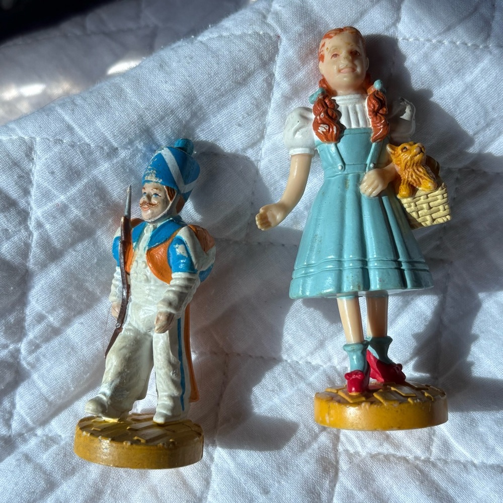 MGM vintage 1987 The Wizard of Oz figures Dorothy Gale munchkin Turner Loews